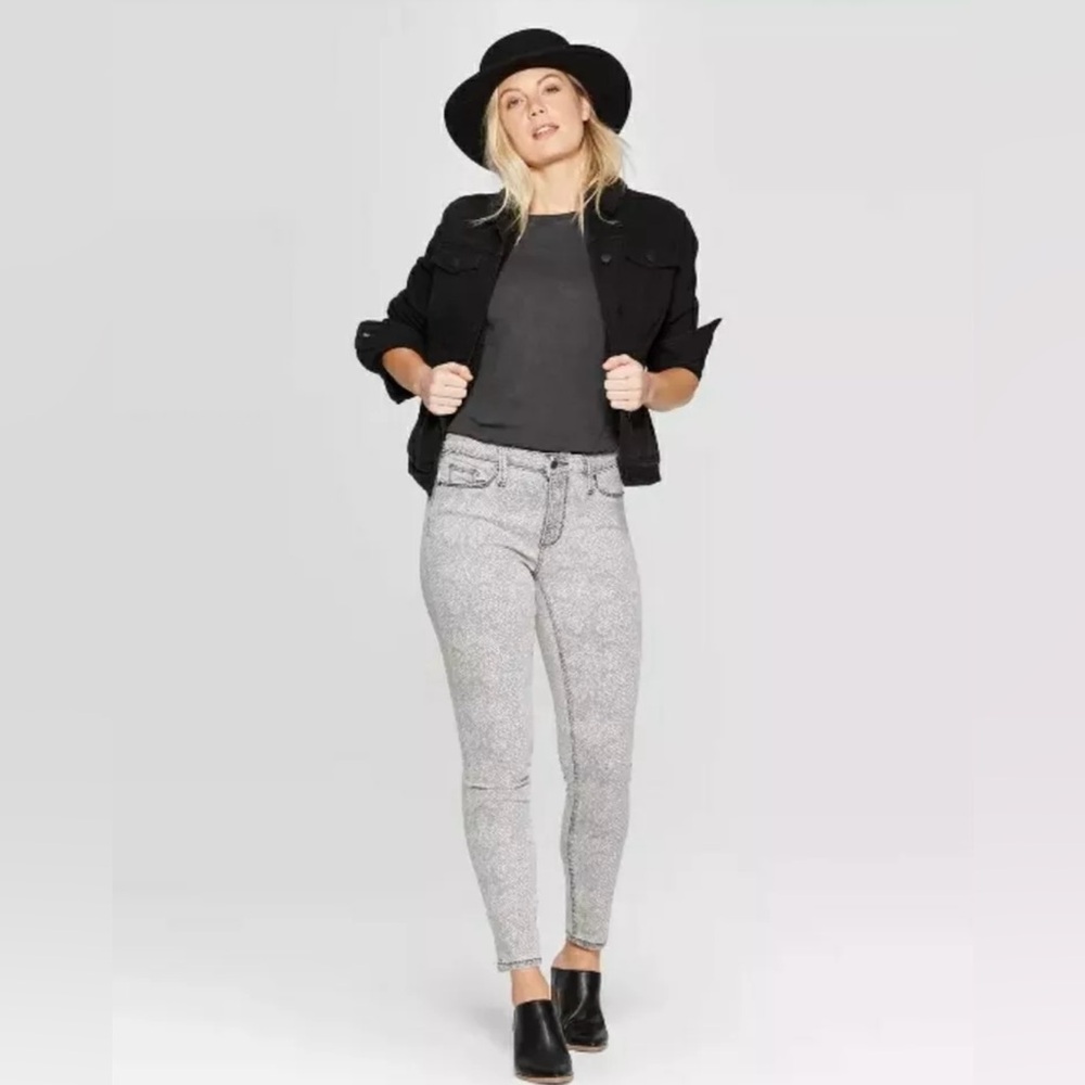Universal Thread Women's Snakeskin Print High-Rise Skinny Jeans Gray Size 4R EUC